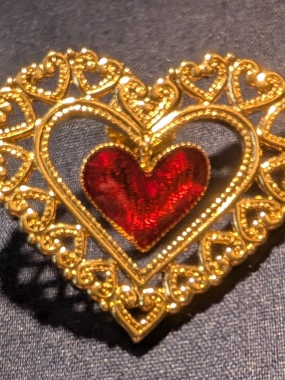 Vintage 1991 Avon Straight From The Heart Pin Gold Red Enamel Moveable